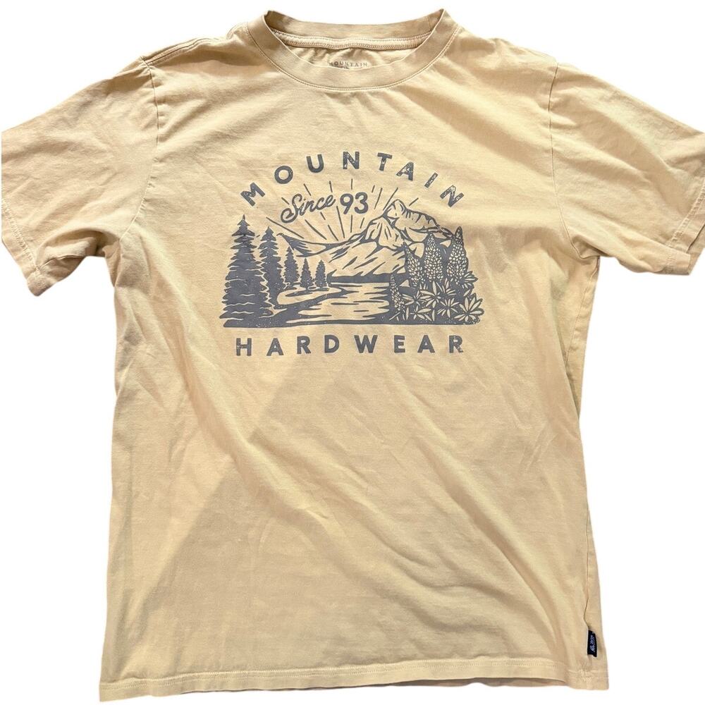 Mountain hardwear t-shirt yellow size med
